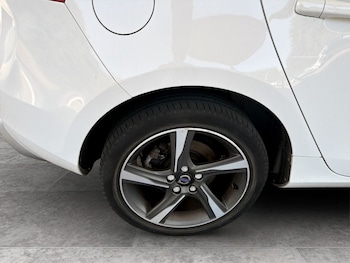 Used Volvo V40 2016 for sale - 79009412: Photo
