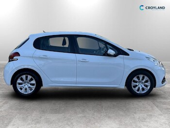 Used Peugeot 208 2015 for sale - 78431286: Photo