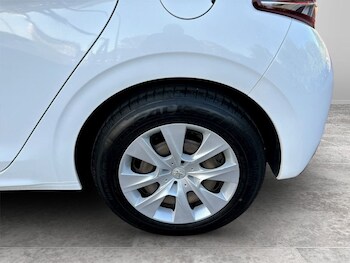 Used Peugeot 208 2015 for sale - 78431286: Photo