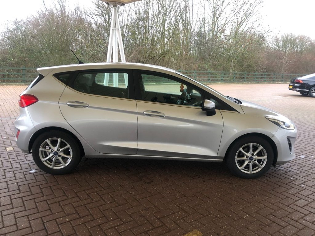 Used Ford Fiesta 2017 for sale - 77313538: Photo 2