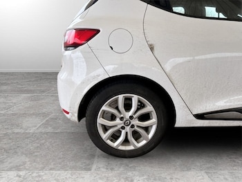 Used Renault Clio 2017 for sale - 77397282: Photo