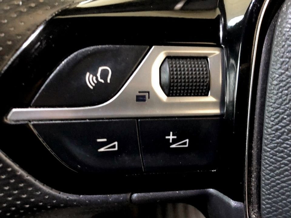 Used Peugeot 2008 2021 for sale - 77258273: Photo 18