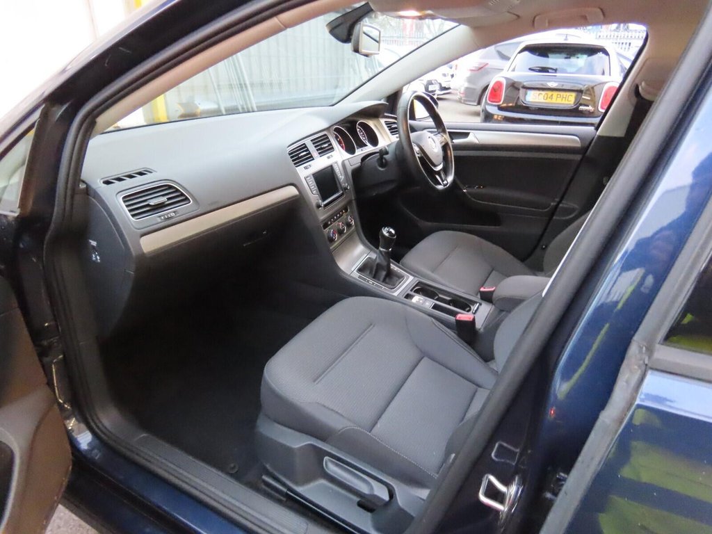 Used Volkswagen Golf 2016 for sale - 77263407: Photo 3