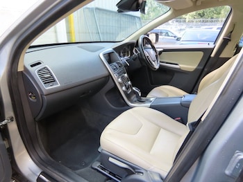 Used Volvo XC60 2015 for sale - 79598718: Photo