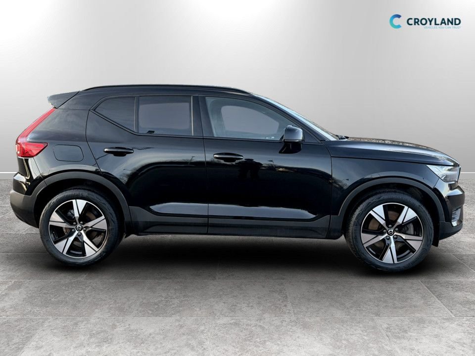 Used Volvo XC40 2021 for sale - 77355852: Photo 2
