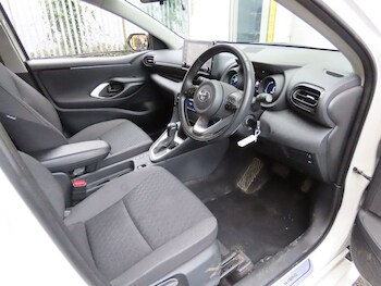 Used Toyota Yaris 2023 for sale - 77319481: Photo