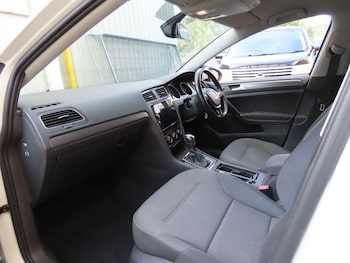 Used Volkswagen Golf 2019 for sale - 79141908: Photo