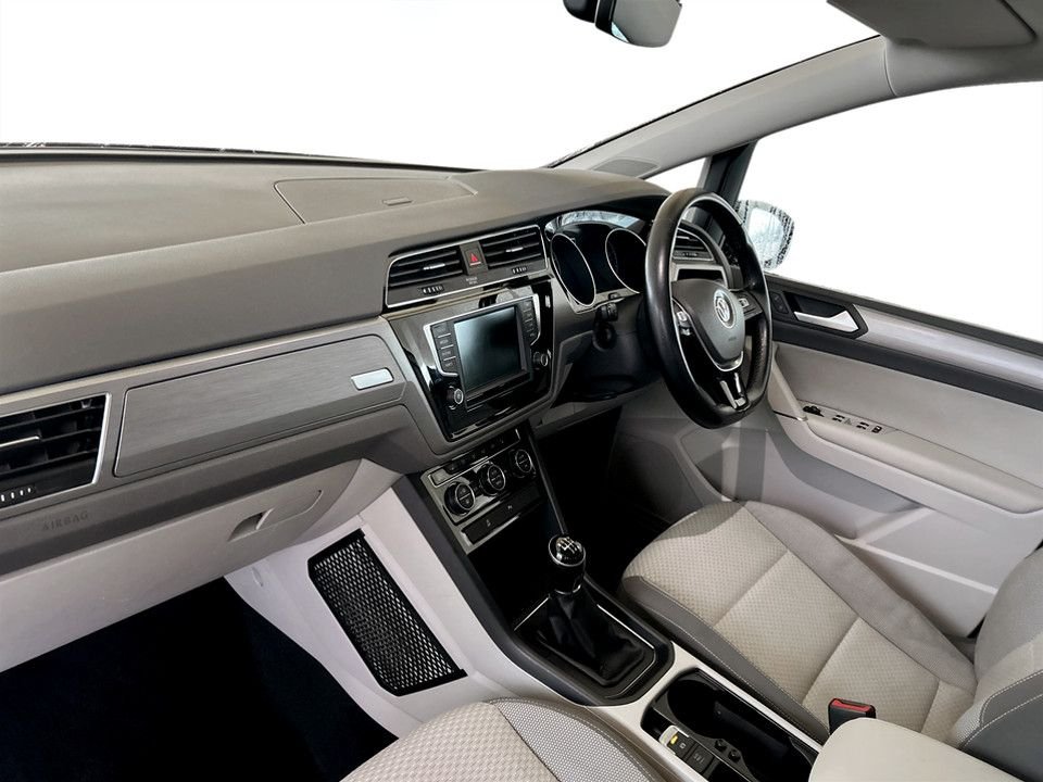 Used Volkswagen Touran 2017 for sale - 77571790: Photo 17