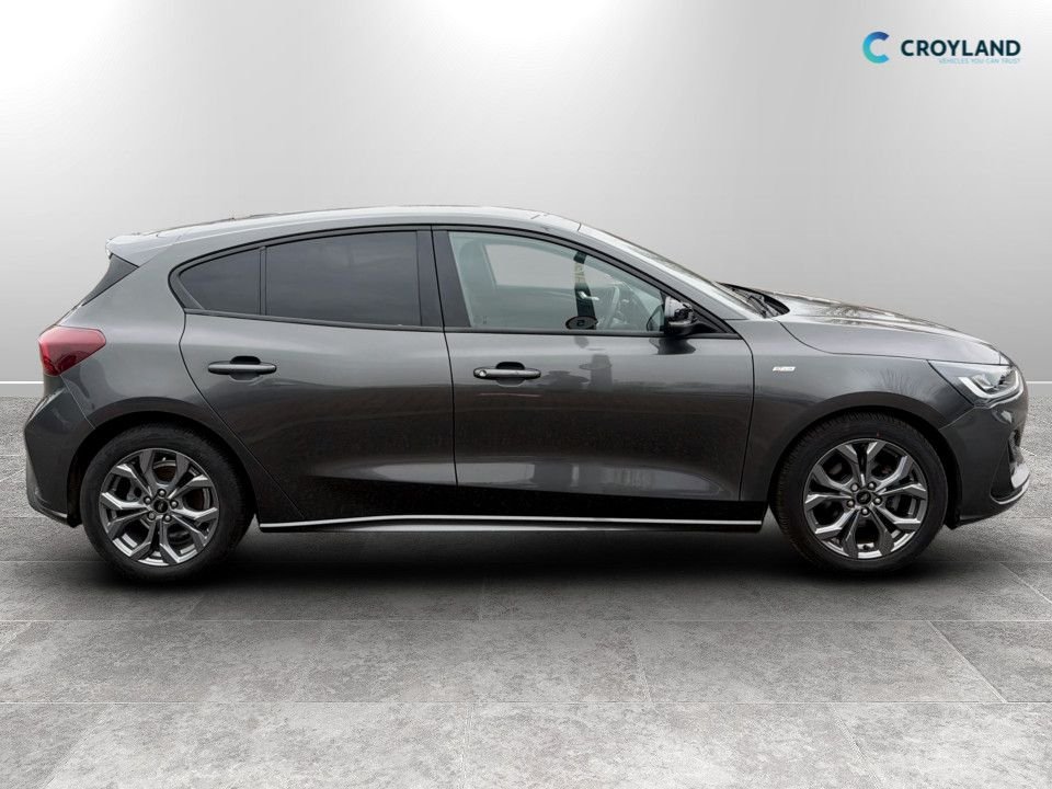 Used Ford Focus 2023 for sale - 78096602: Photo 2