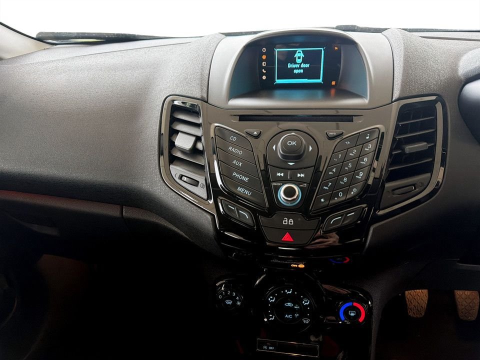 Used Ford Fiesta 2014 for sale - 77647923: Photo 21