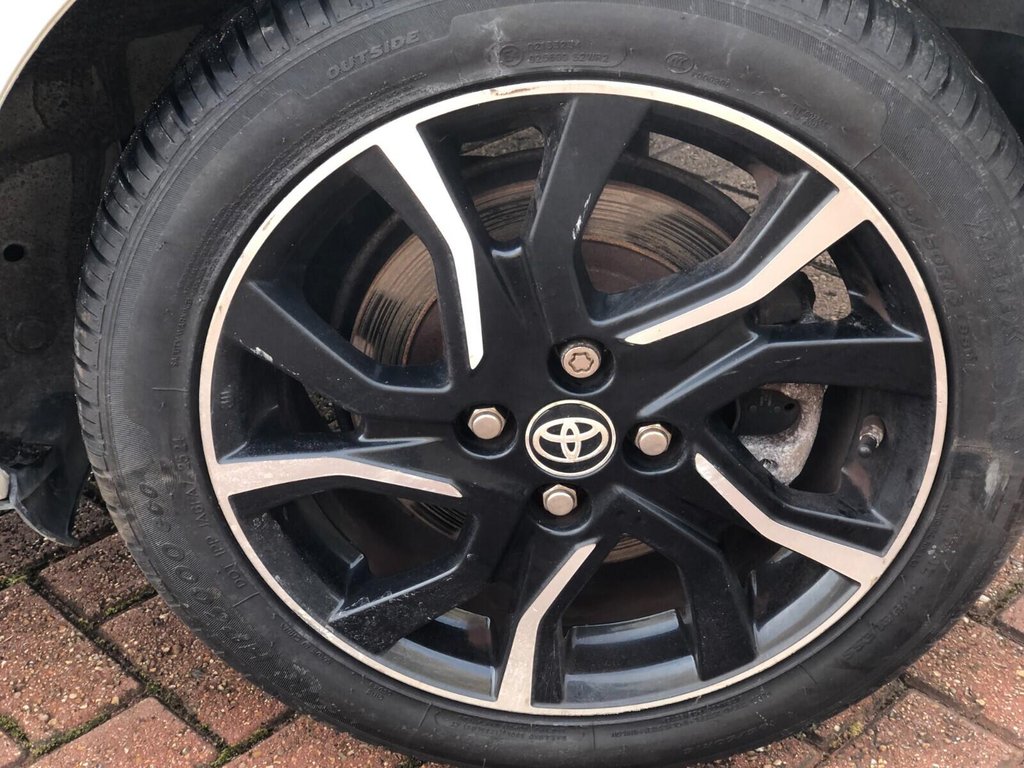 Used Toyota Yaris 2017 for sale - 77258257: Photo 4