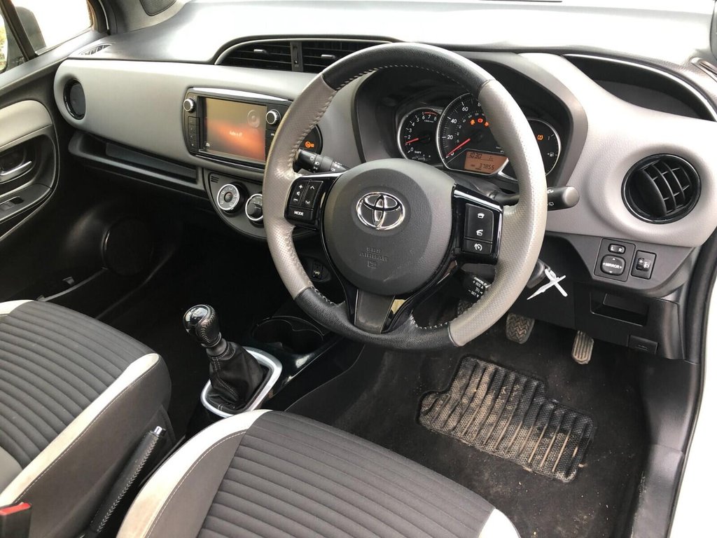 Used Toyota Yaris 2017 for sale - 77258257: Photo 5