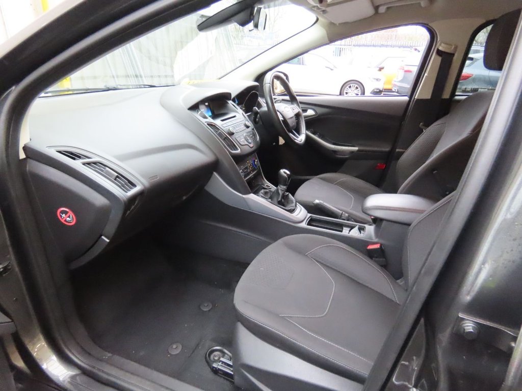 Used Ford Focus 2015 for sale - 77280708: Photo 3