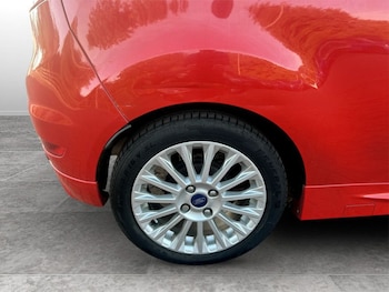 Used Ford Fiesta 2014 for sale - 79470305: Photo