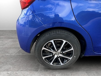 Used Toyota Yaris 2019 for sale - 79599211: Photo
