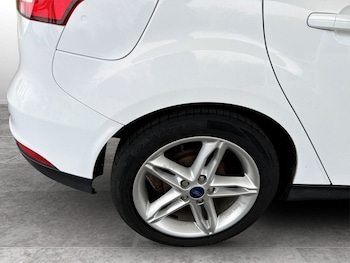 Used Ford Focus 2015 for sale - 78097120: Photo