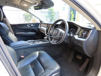 Used Volvo XC60 2017 for sale - 79209972: Photo