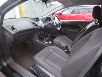 Used Ford Fiesta 2017 for sale - 77499122: Photo