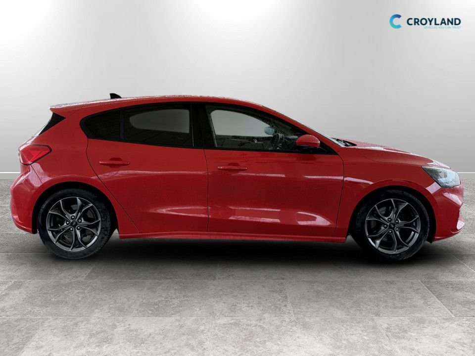 Used Ford Focus 2021 for sale - 77383816: Photo 2