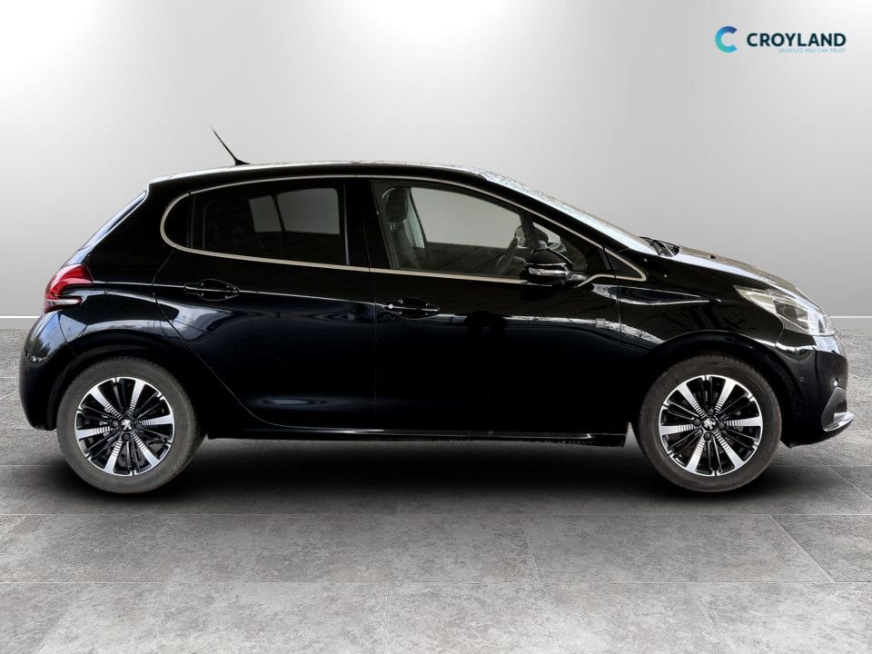 Used Peugeot 208 2019 for sale - 77614212: Photo 2
