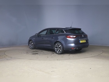 Used Renault Megane 2018 for sale - 77770979: Photo