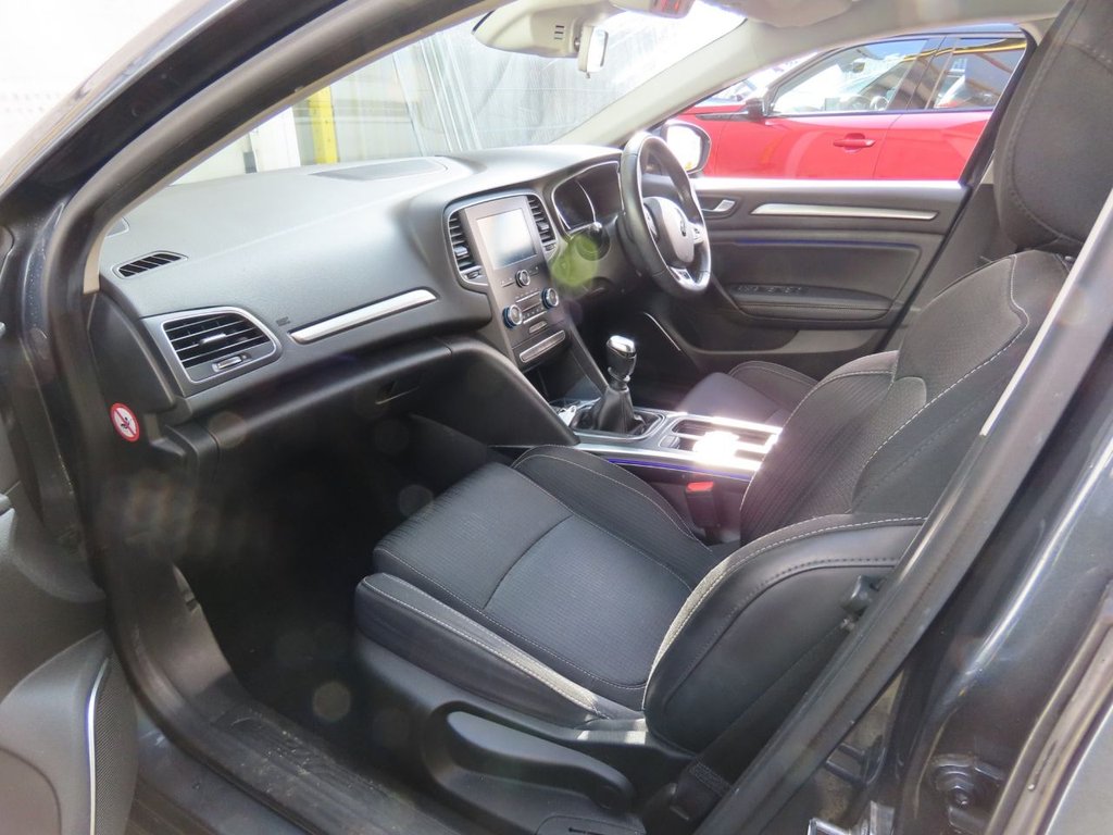 Used Renault Megane 2018 for sale - 77770979: Photo 3