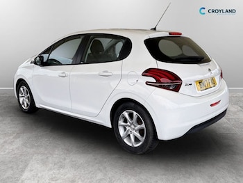 Used Peugeot 208 2017 for sale - 77372884: Photo