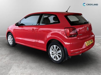 Used Volkswagen Polo 2015 for sale - 77849930: Photo