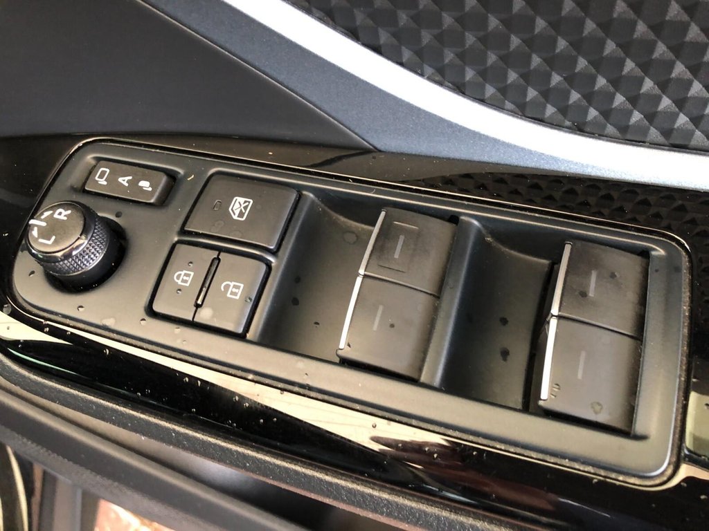 Used Toyota C-HR 2020 for sale - 77258324: Photo 32