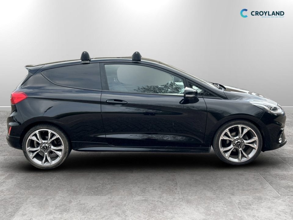 Used Ford Fiesta Van 2019 for sale - 77976332: Photo 2