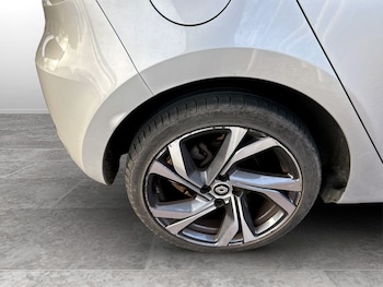 Used Renault Clio 2021 for sale - 77855596: Photo