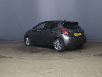 Used Peugeot 208 2018 for sale - 79598715: Photo