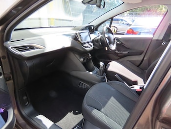 Used Peugeot 208 2018 for sale - 79598715: Photo