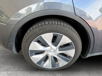 Used Tesla Model Y 2022 for sale - 79072508: Photo