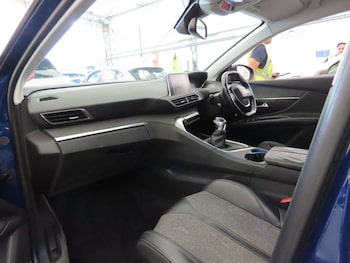Used Peugeot 3008 2017 for sale - 79427570: Photo