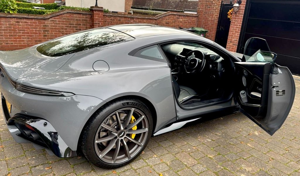 Used Aston Martin Vantage 2019 for sale - 76333523: Photo 4