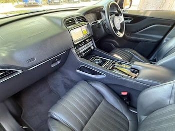 Used Jaguar F-Pace 2018 for sale - 79671114: Photo