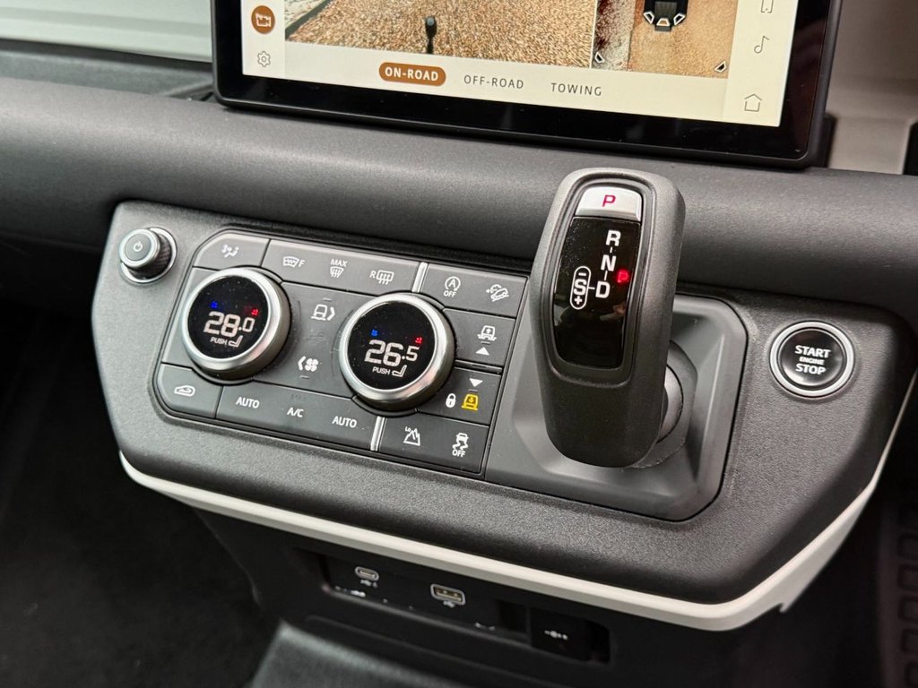 Used Land Rover Defender 2021 for sale - 77636791: Photo 18