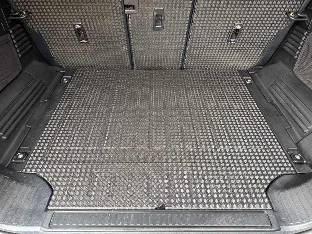 Used Land Rover Defender 2021 for sale - 77636791: Photo 23