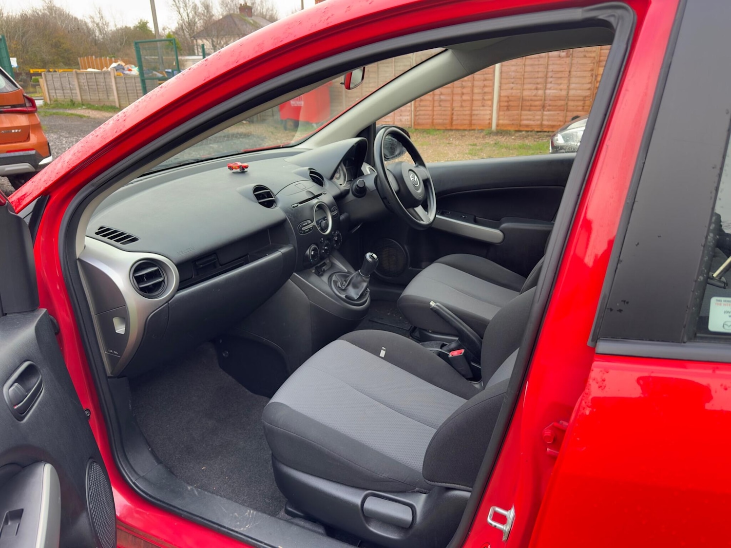 Used Mazda Mazda2 2010 for sale - 76689765: Photo 12