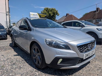 Used Volvo V40 2015 for sale - 79158635: Photo