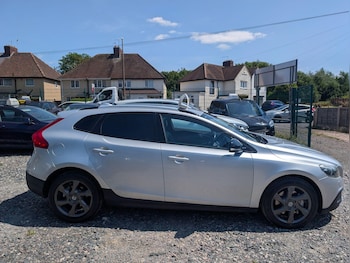 Used Volvo V40 2015 for sale - 79158635: Photo