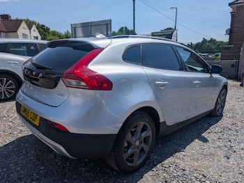 Used Volvo V40 2015 for sale - 79158635: Photo