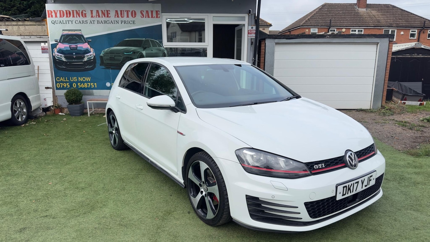 Used Volkswagen Golf 2017 for sale - 76772817: Photo 1