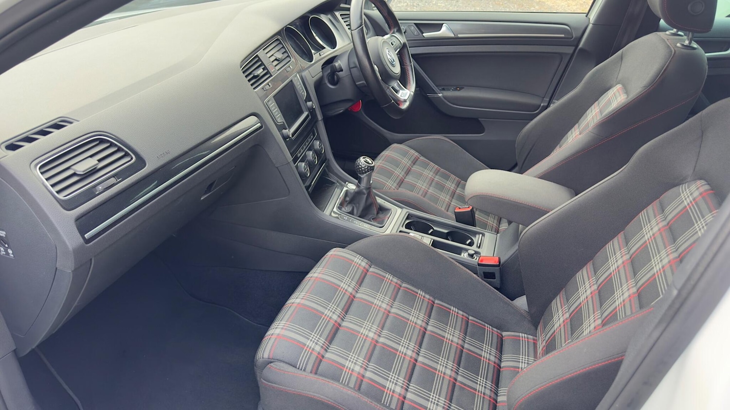 Used Volkswagen Golf 2017 for sale - 76772817: Photo 23