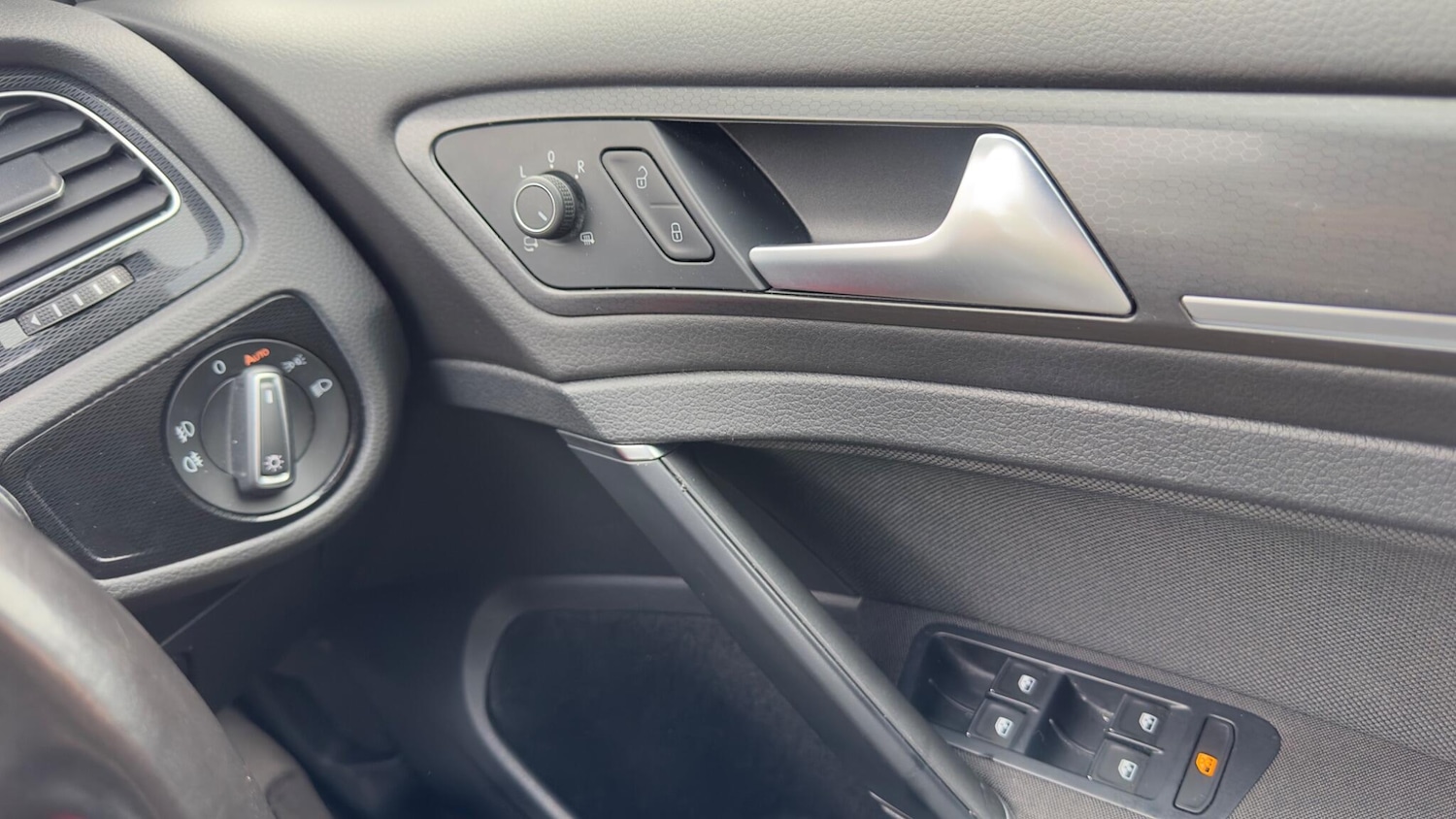 Used Volkswagen Golf 2017 for sale - 76772817: Photo 28