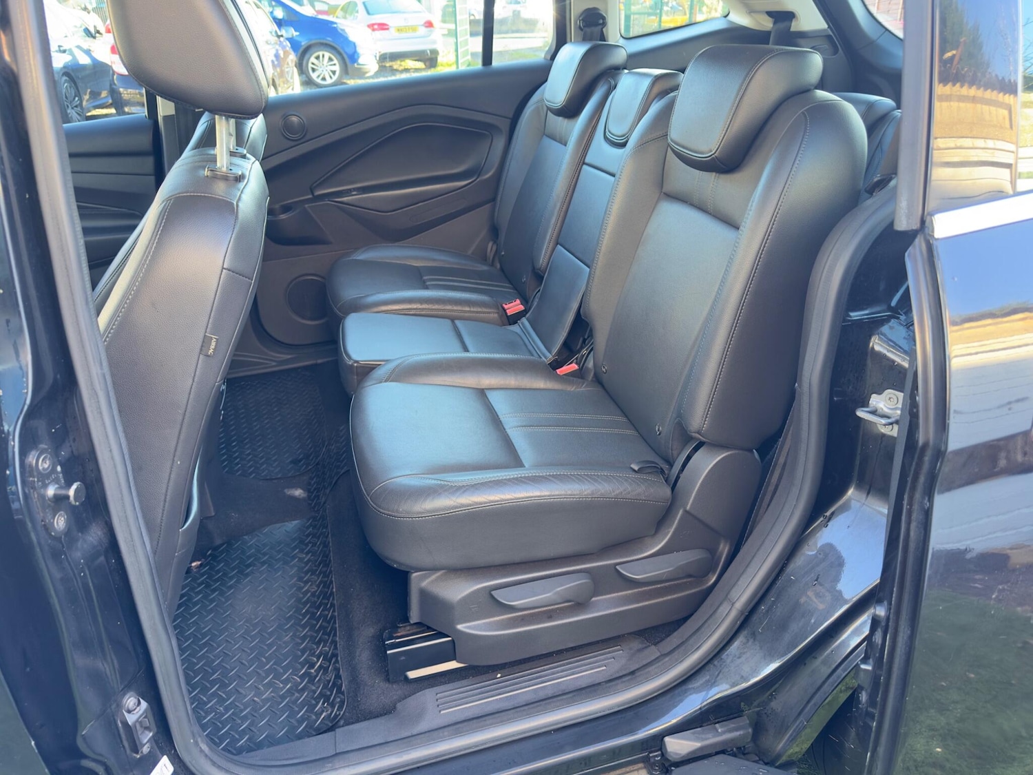 Used Ford Grand C-Max 2015 for sale - 76942439: Photo 16