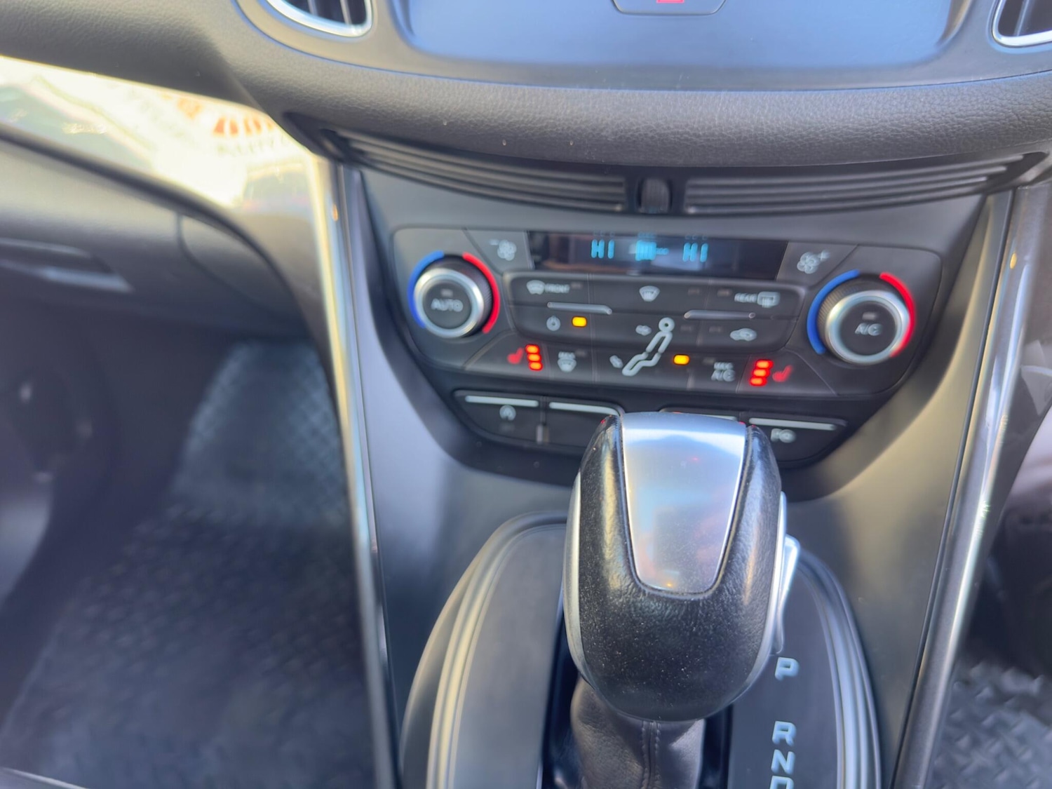 Used Ford Grand C-Max 2015 for sale - 76942439: Photo 27