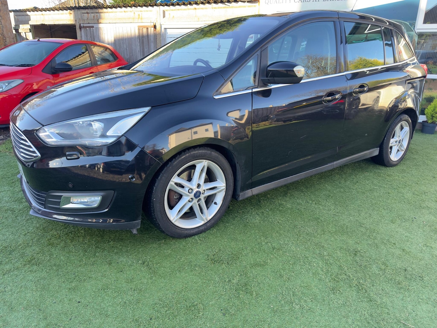 Used Ford Grand C-Max 2015 for sale - 76942439: Photo 6