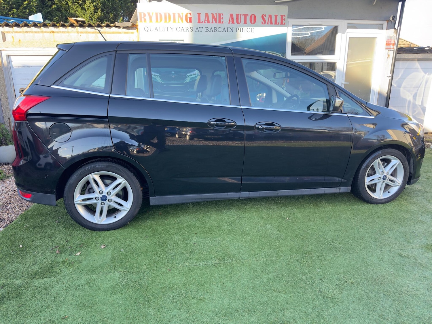 Used Ford Grand C-Max 2015 for sale - 76942439: Photo 8